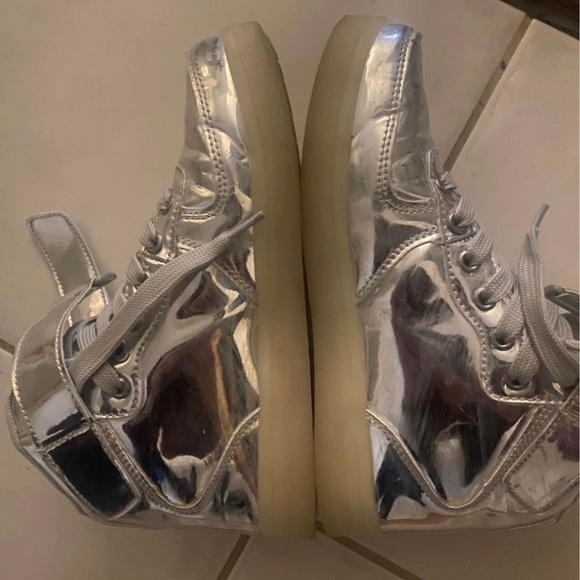 Silver sneakers - LED Light up sneakers - women - Picture 8 of 8